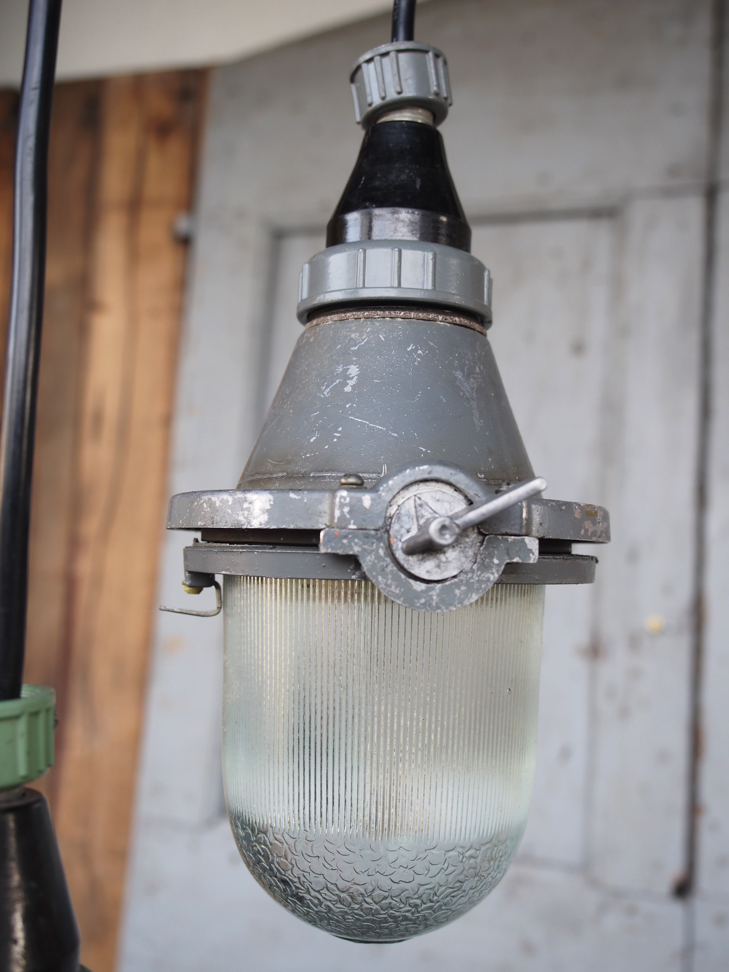 Éclairage et lampes du XXe siècle appliques industriels design du xxème